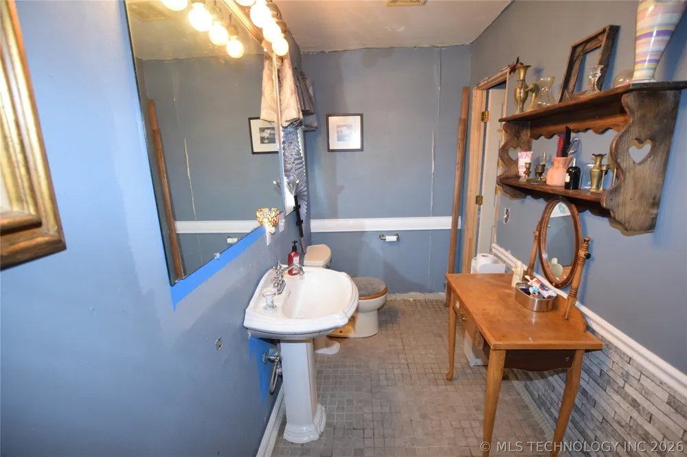 1 W Pine Street Stilwell, OK 74960