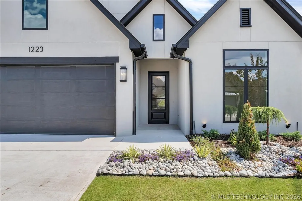 1223 71st Place Broken Arrow, OK 74014
