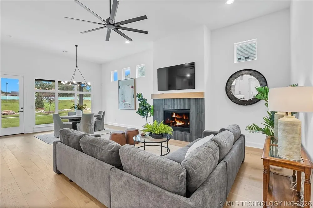 1223 71st Place Broken Arrow, OK 74014