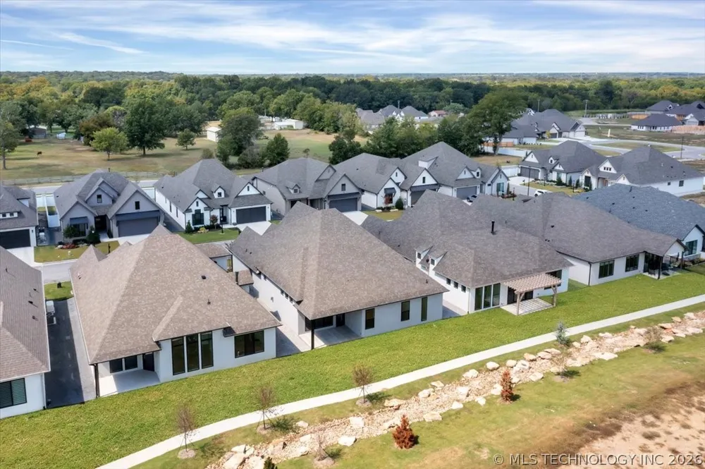 1223 71st Place Broken Arrow, OK 74014