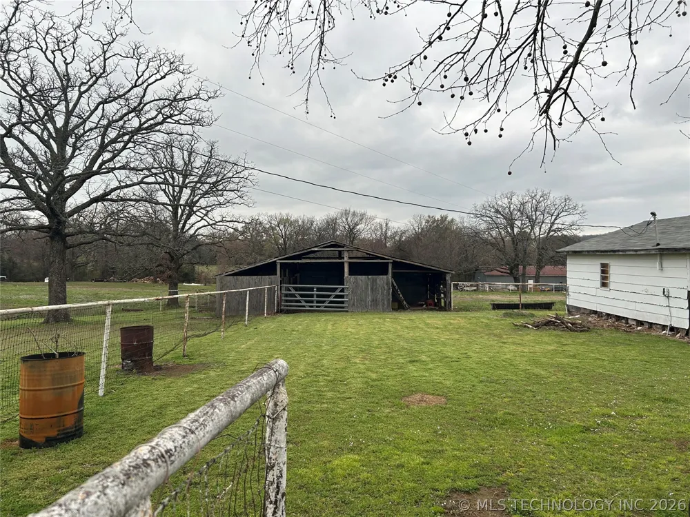 1750 W Taylor Drive Sallisaw, OK 74955