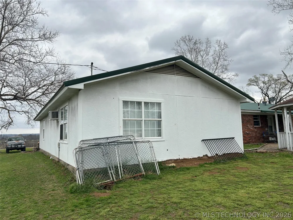 1750 W Taylor Drive Sallisaw, OK 74955