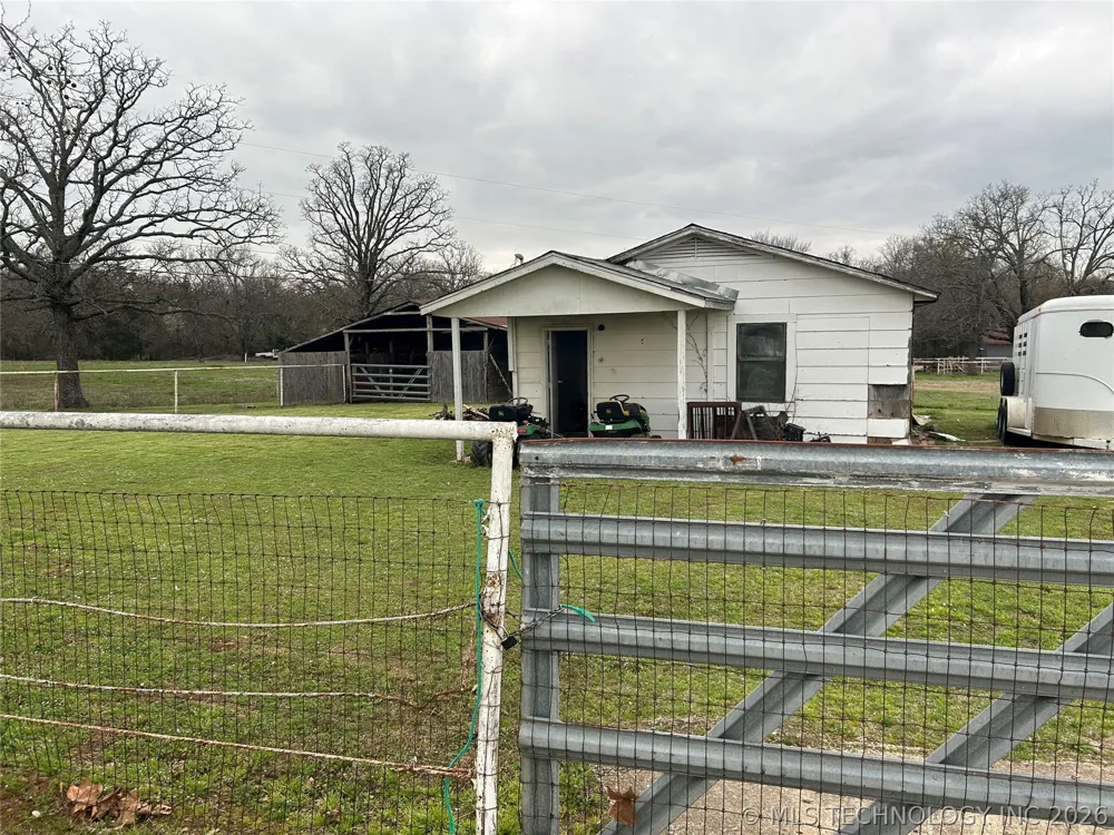 1750 W Taylor Drive Sallisaw, OK 74955