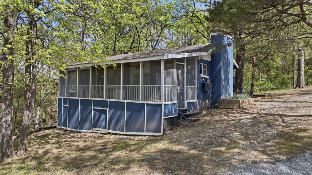64 Walnut Street Locust Grove, OK 74352