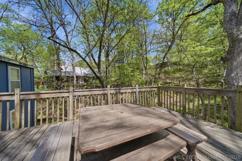 64 Walnut Street Locust Grove, OK 74352