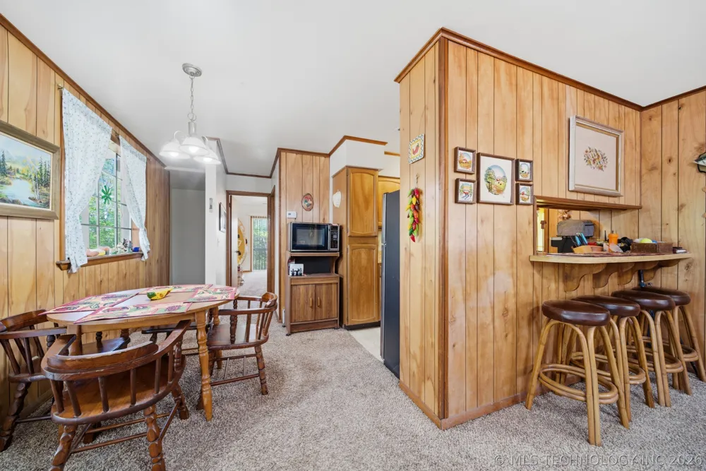64 Walnut Street Locust Grove, OK 74352