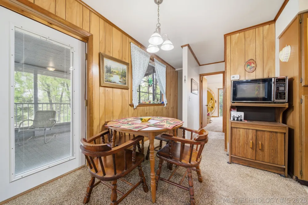 64 Walnut Street Locust Grove, OK 74352