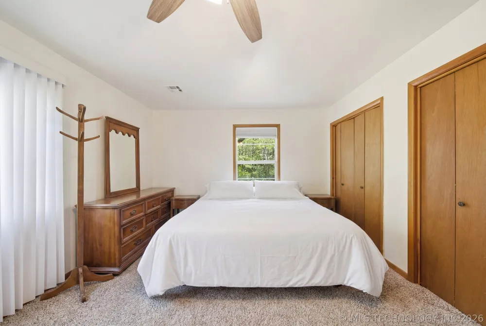 64 Walnut Street Locust Grove, OK 74352