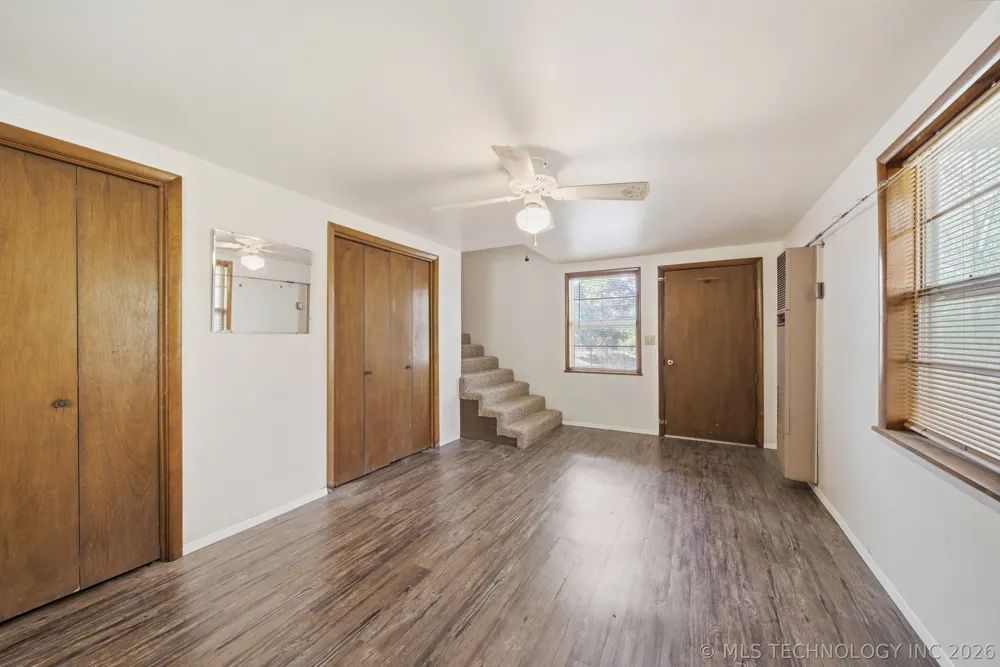 64 Walnut Street Locust Grove, OK 74352