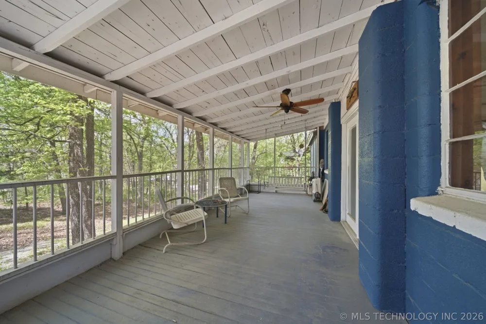 64 Walnut Street Locust Grove, OK 74352