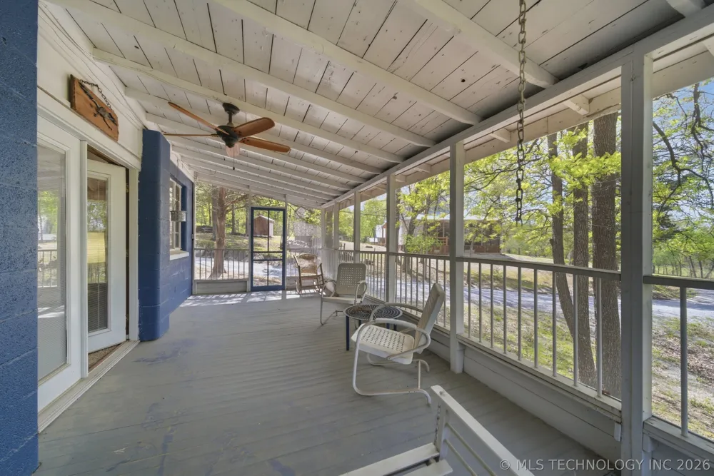 64 Walnut Street Locust Grove, OK 74352