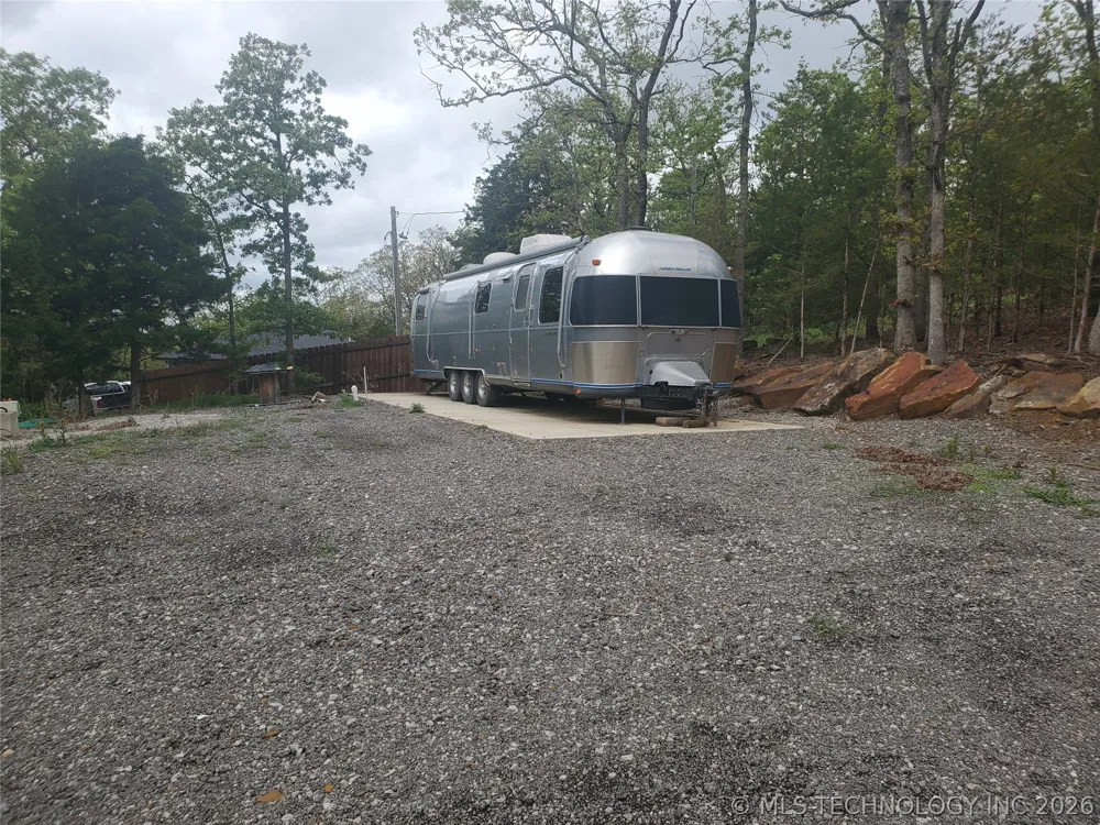 621 Deep Cove Drive Cleveland, OK 74020