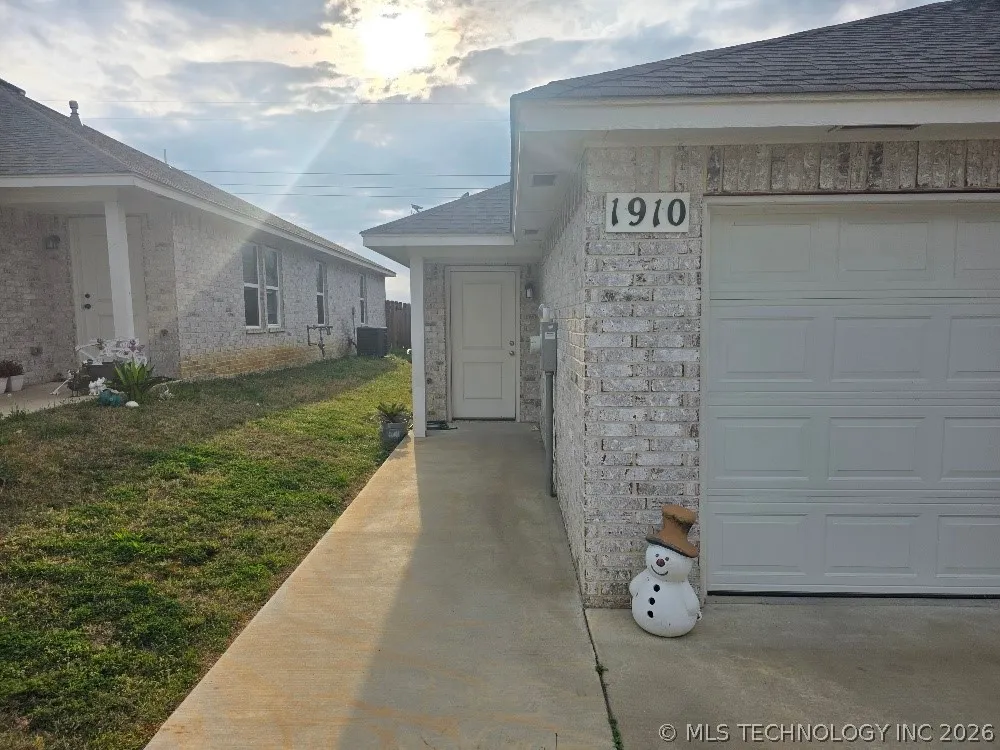 1908 Mulberry Street Wagoner, OK 74467