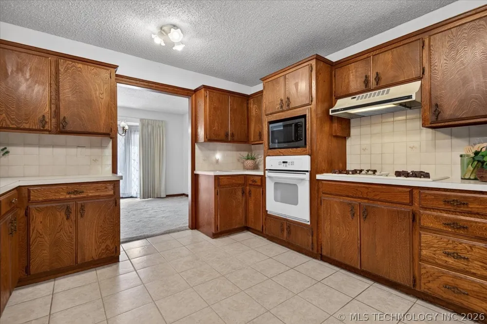 2550 Regency Road Bartlesville, OK 74006