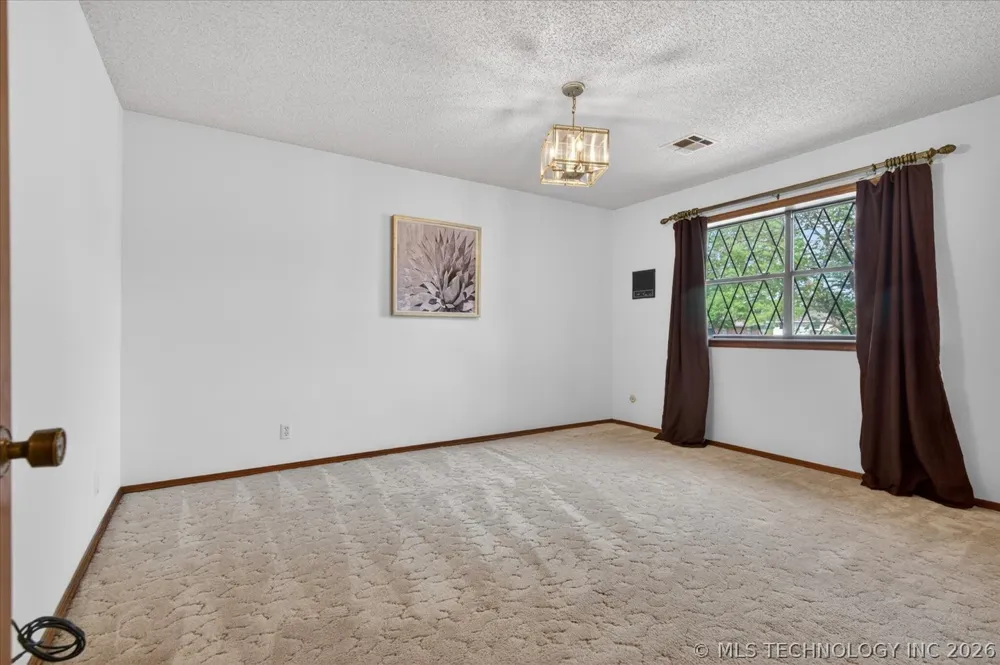 2550 Regency Road Bartlesville, OK 74006
