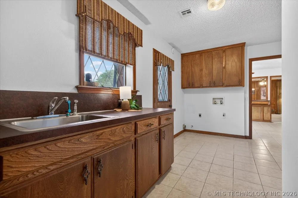2550 Regency Road Bartlesville, OK 74006