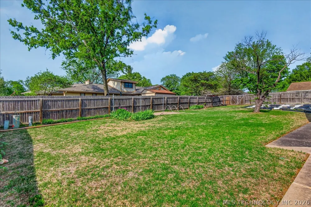 2550 Regency Road Bartlesville, OK 74006