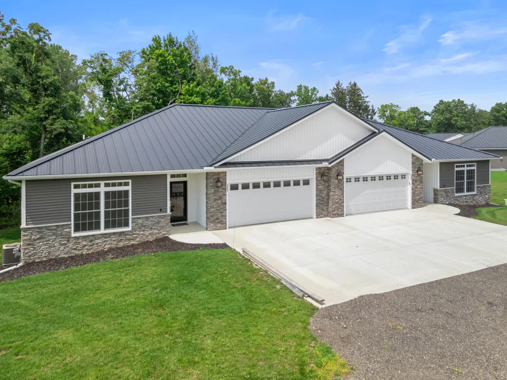 235 Auseon Court Hillsdale City, MI 49242