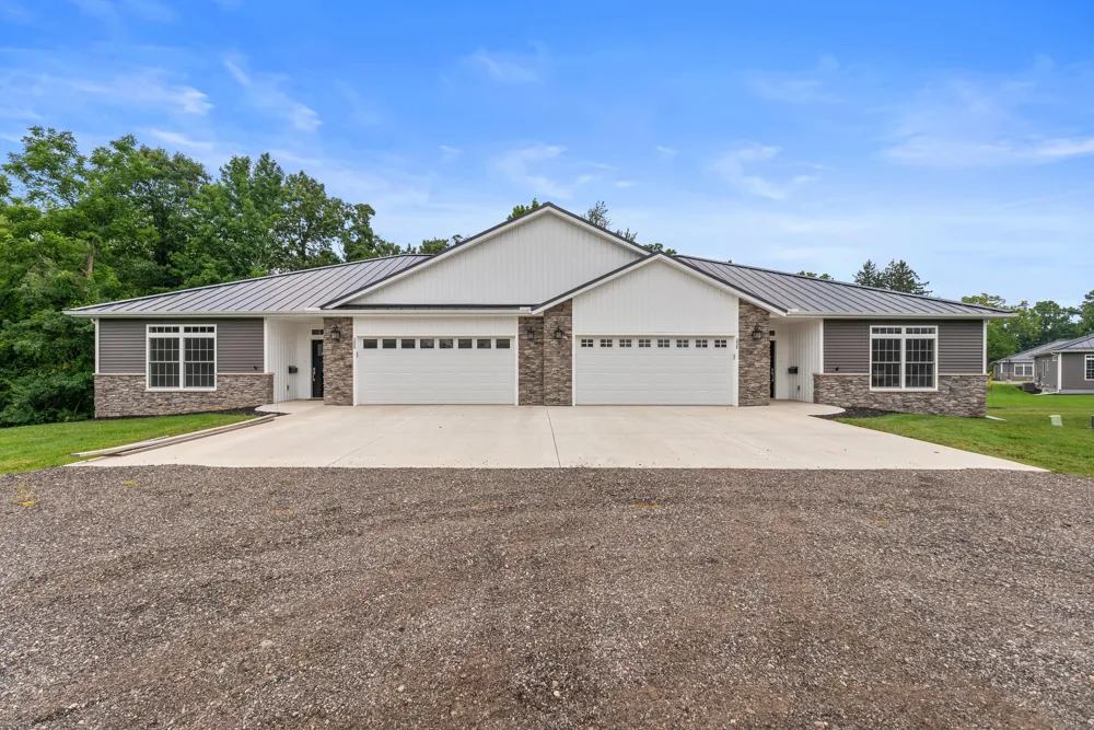 235 Auseon Court Hillsdale City, MI 49242