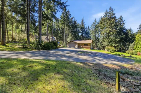 827 Illahee Drive