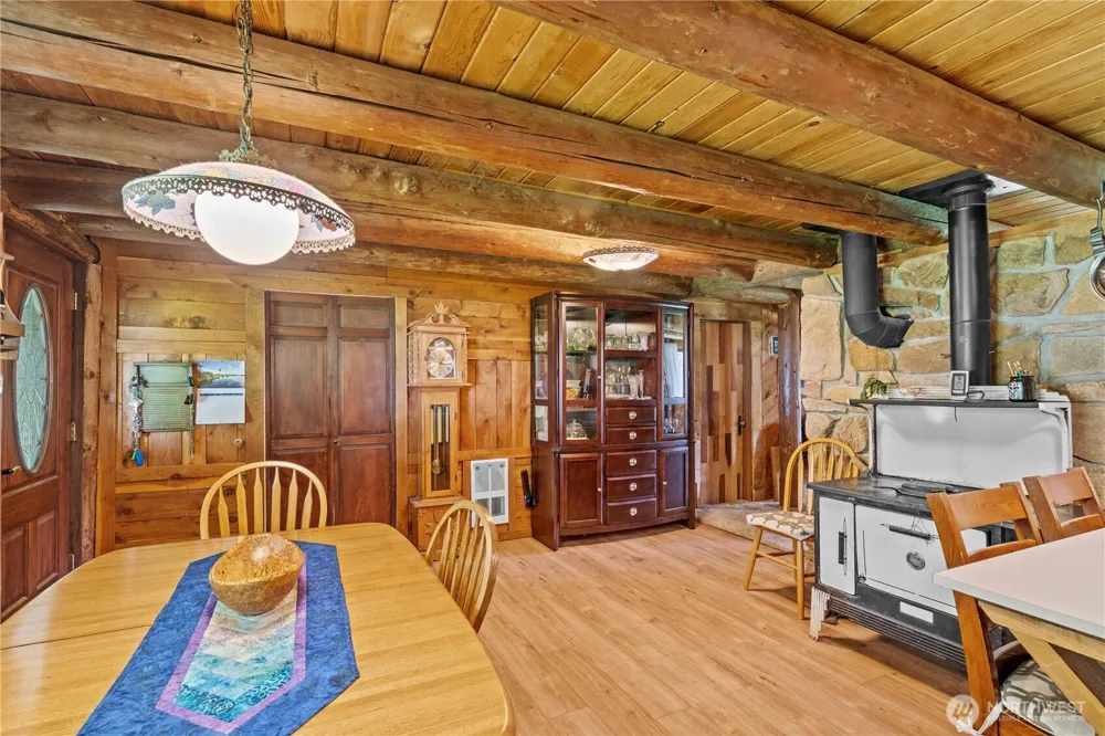 54715 278th Avenue E Ashford, WA 98304