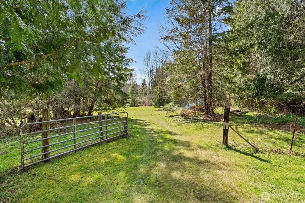 54715 278th Avenue E Ashford, WA 98304