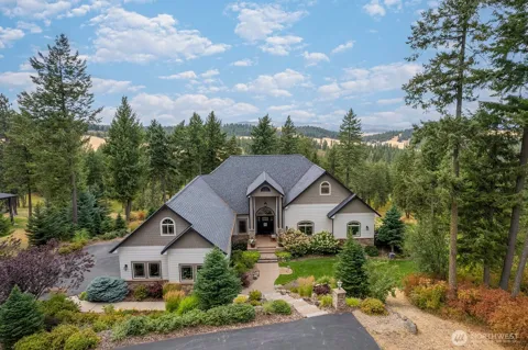 4614 W Justin Lane