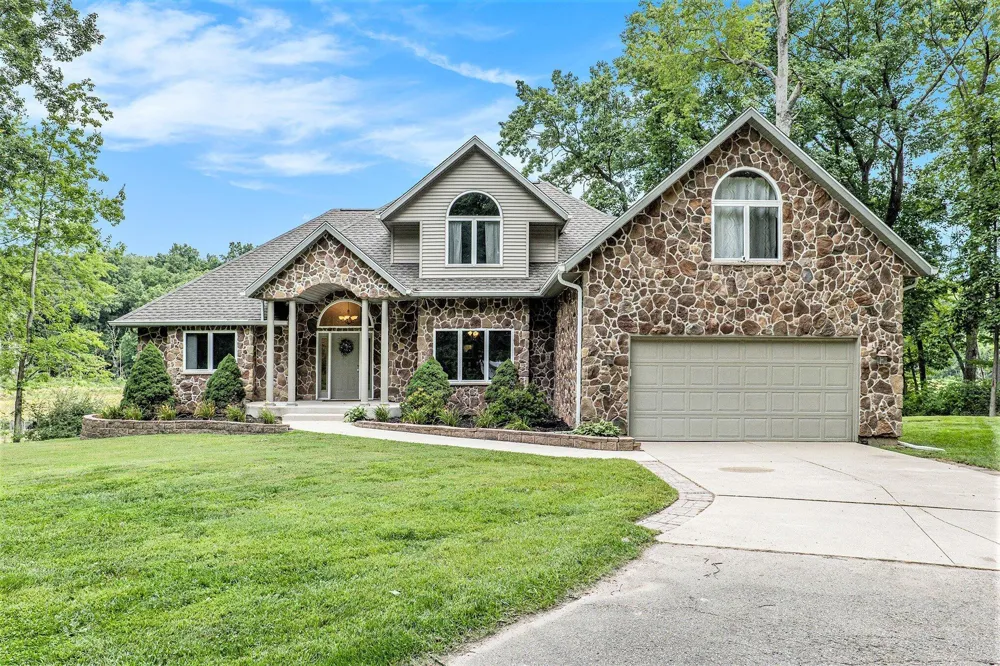 7805 Cougar Drive Prairieville Township, MI 49046