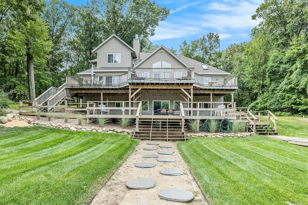 7805 Cougar Drive Prairieville Township, MI 49046