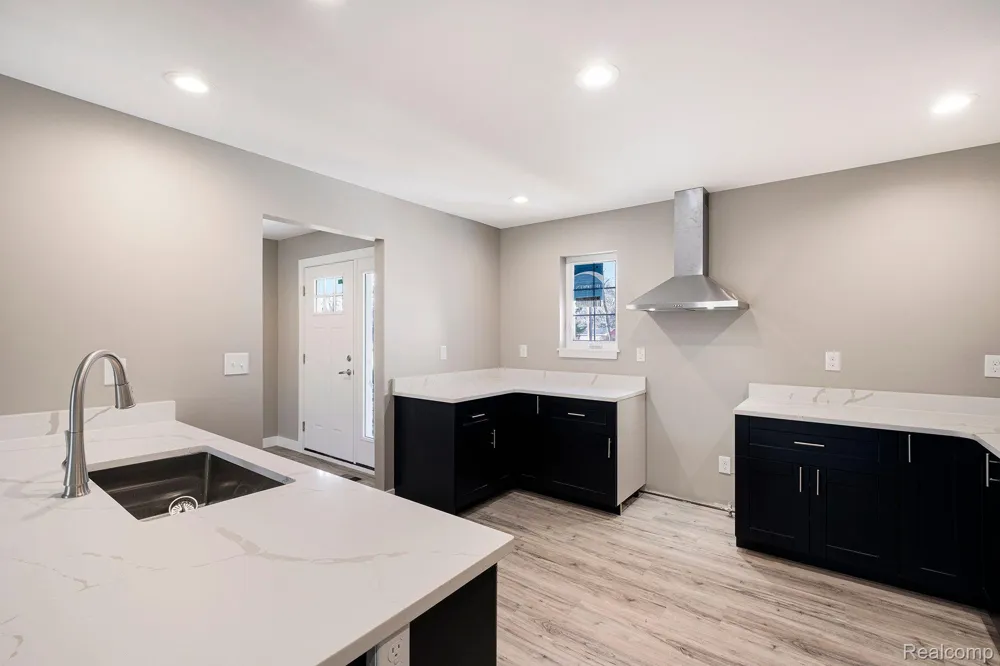 2417 EUGENE STREET Burton City, MI 48519