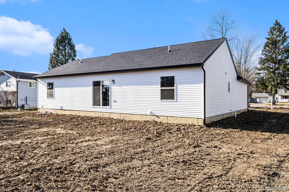 2417 EUGENE STREET Burton City, MI 48519