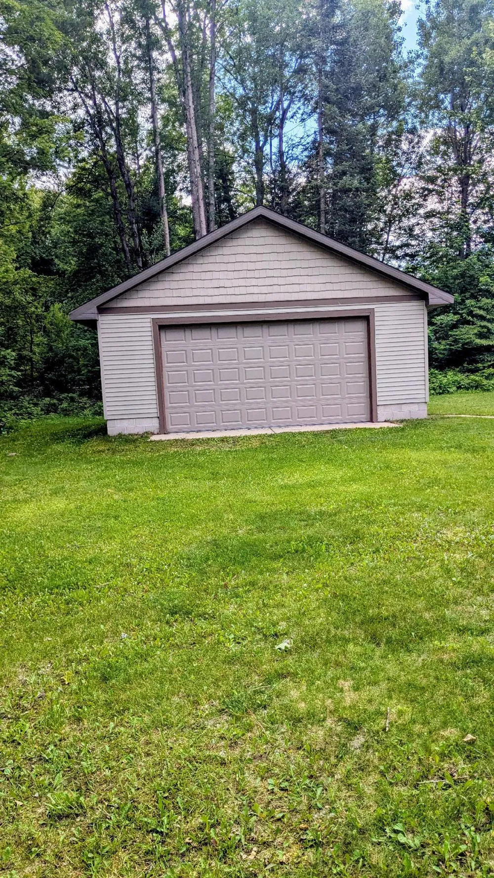 2256 Whitetail Drive Cherry Grove Township, MI 49601