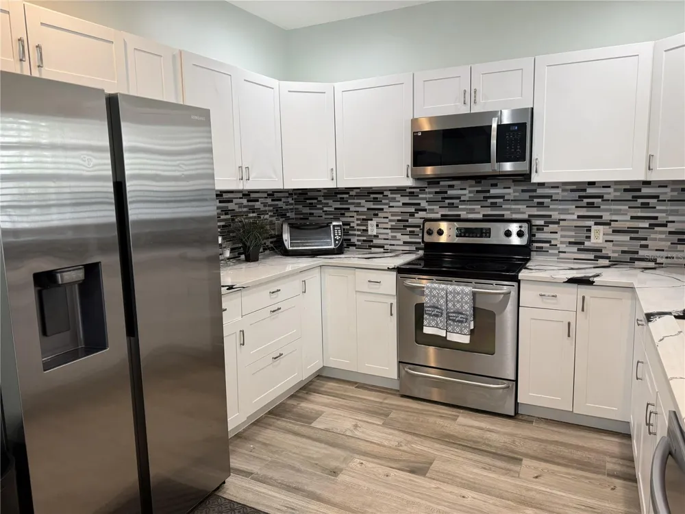3304 LISA LANE #102 Naples, FL 34109