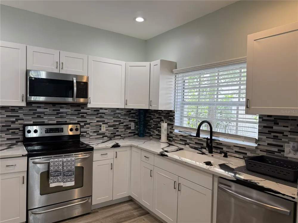 3304 LISA LANE #102 Naples, FL 34109
