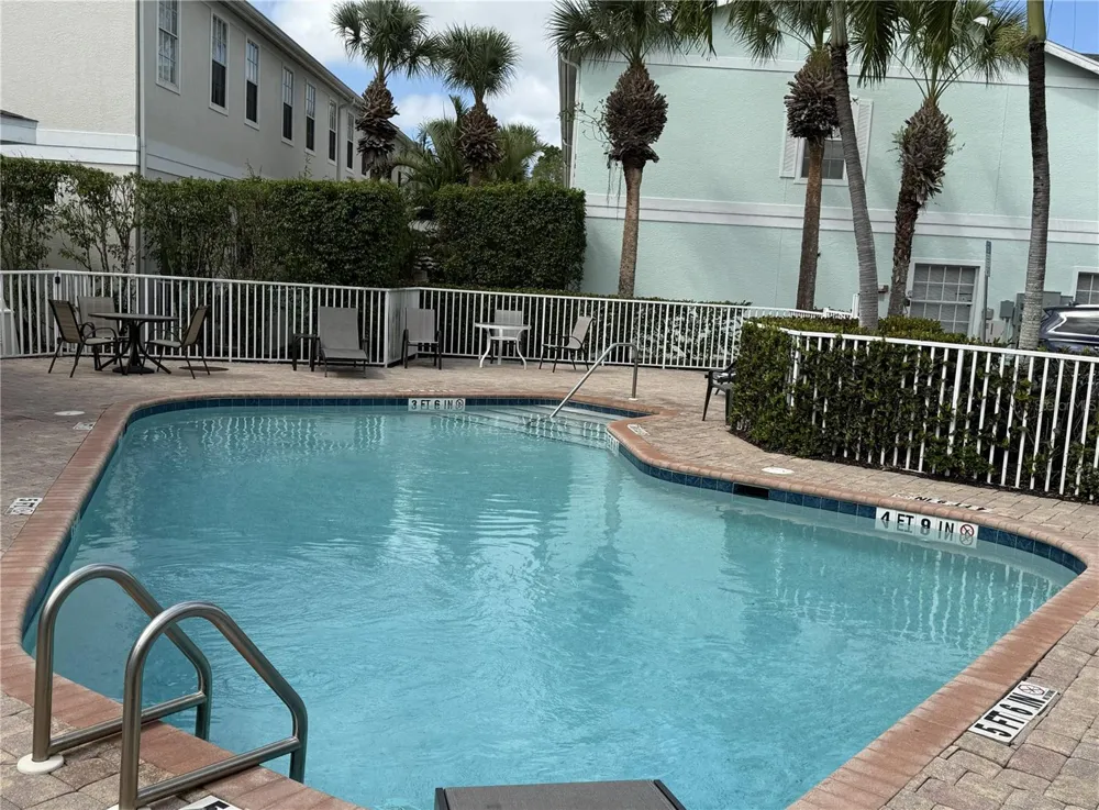 3304 LISA LANE #102 Naples, FL 34109