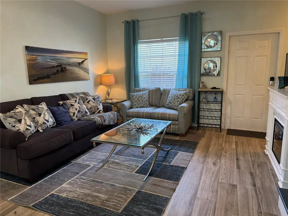 3304 LISA LANE #102 Naples, FL 34109