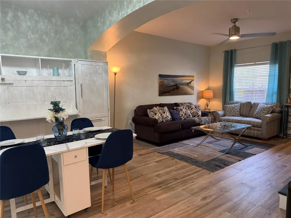 3304 LISA LANE #102 Naples, FL 34109