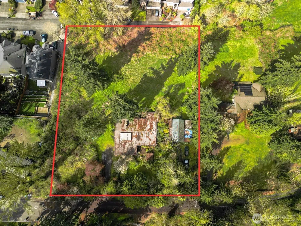 8213 118th Avenue SE Newcastle, WA 98056
