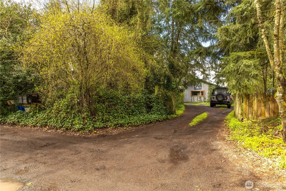 8213 118th Avenue SE Newcastle, WA 98056