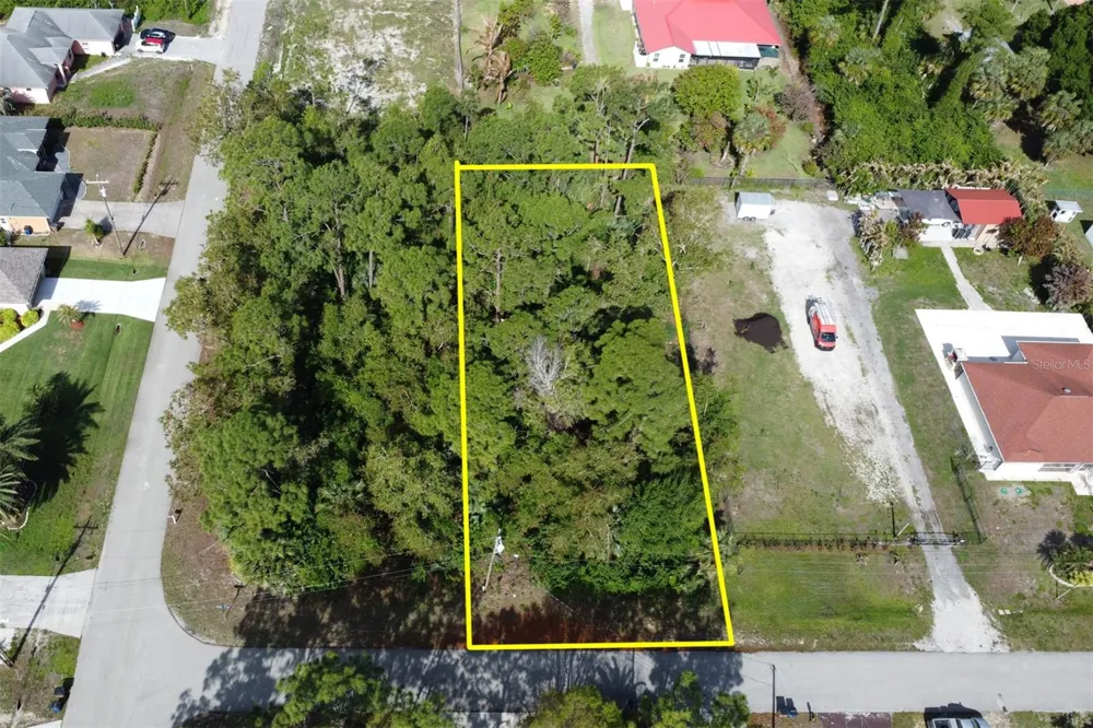 1103 DOROTHY AVENUE Lehigh Acres, FL 33971