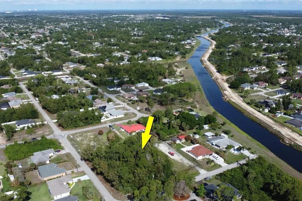 1103 DOROTHY AVENUE Lehigh Acres, FL 33971