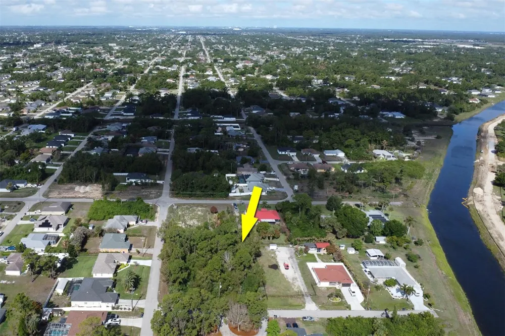 1103 DOROTHY AVENUE Lehigh Acres, FL 33971