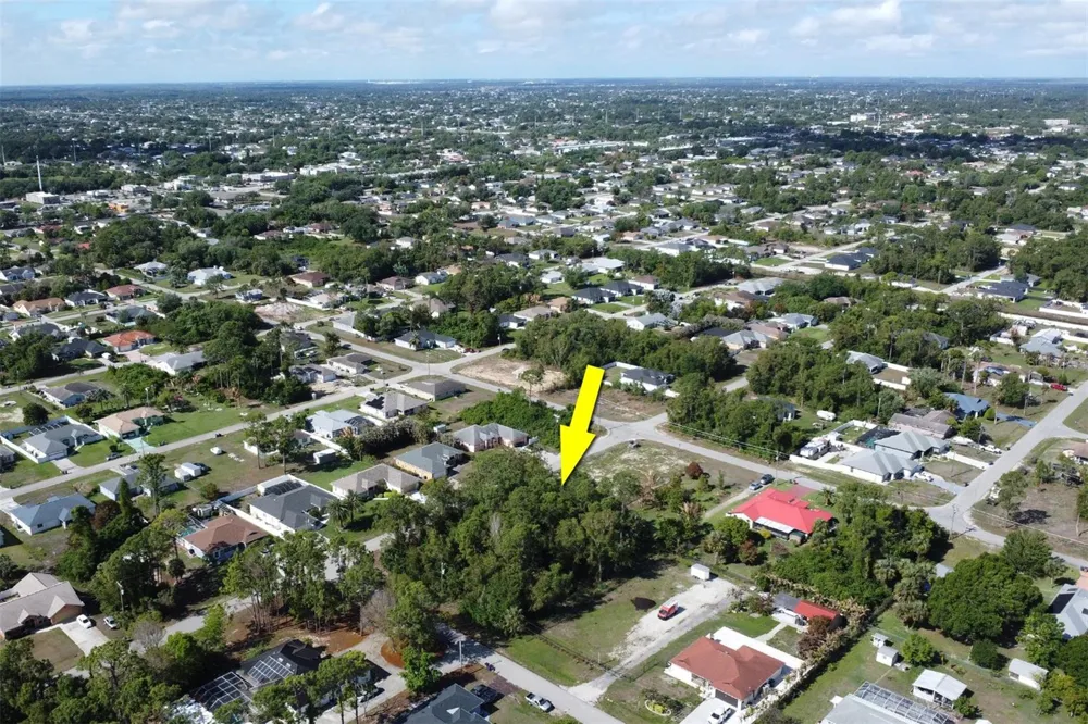 1103 DOROTHY AVENUE Lehigh Acres, FL 33971