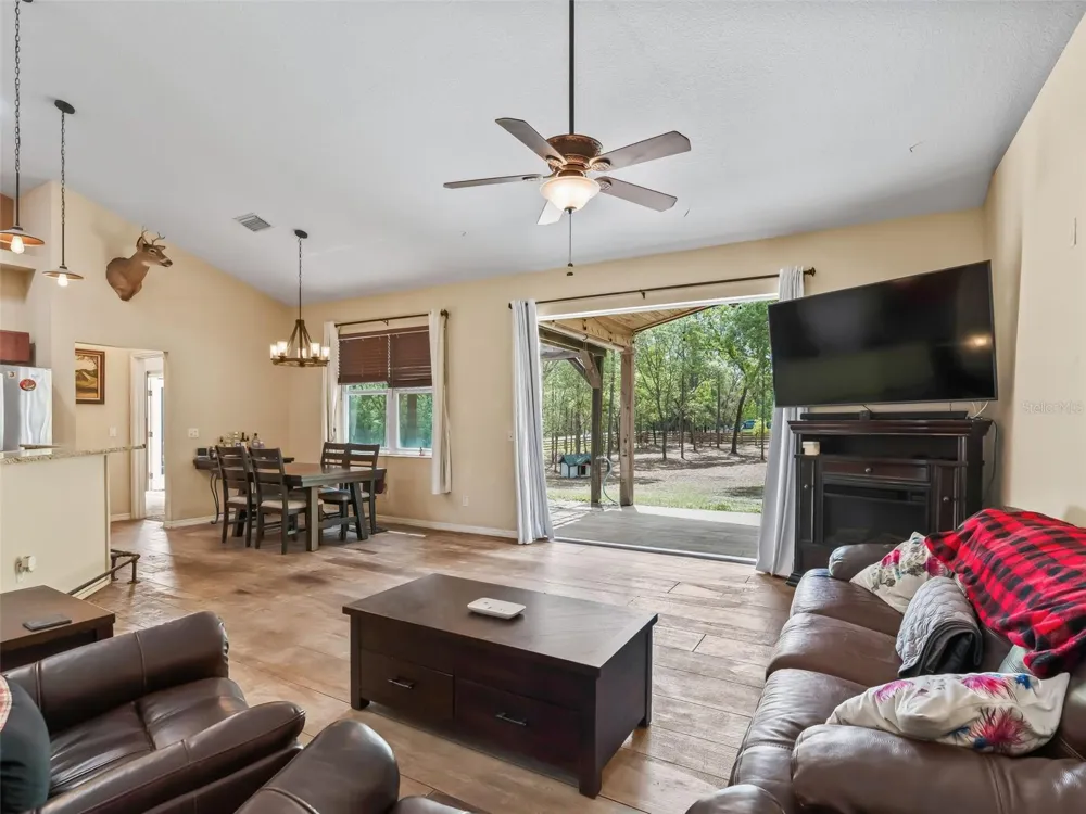 2187 COUNTY ROAD 243C Wildwood, FL 34785