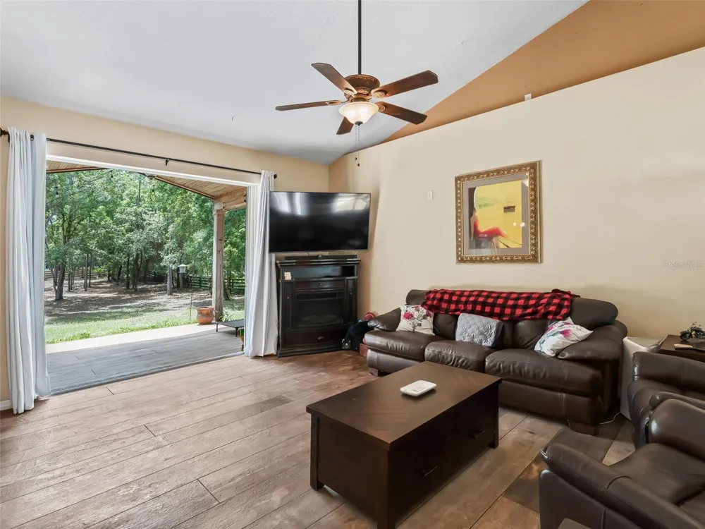 2187 COUNTY ROAD 243C Wildwood, FL 34785