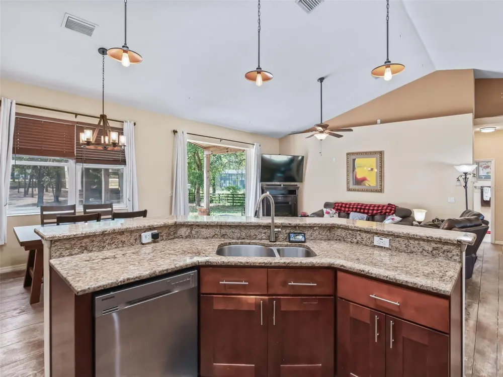 2187 COUNTY ROAD 243C Wildwood, FL 34785