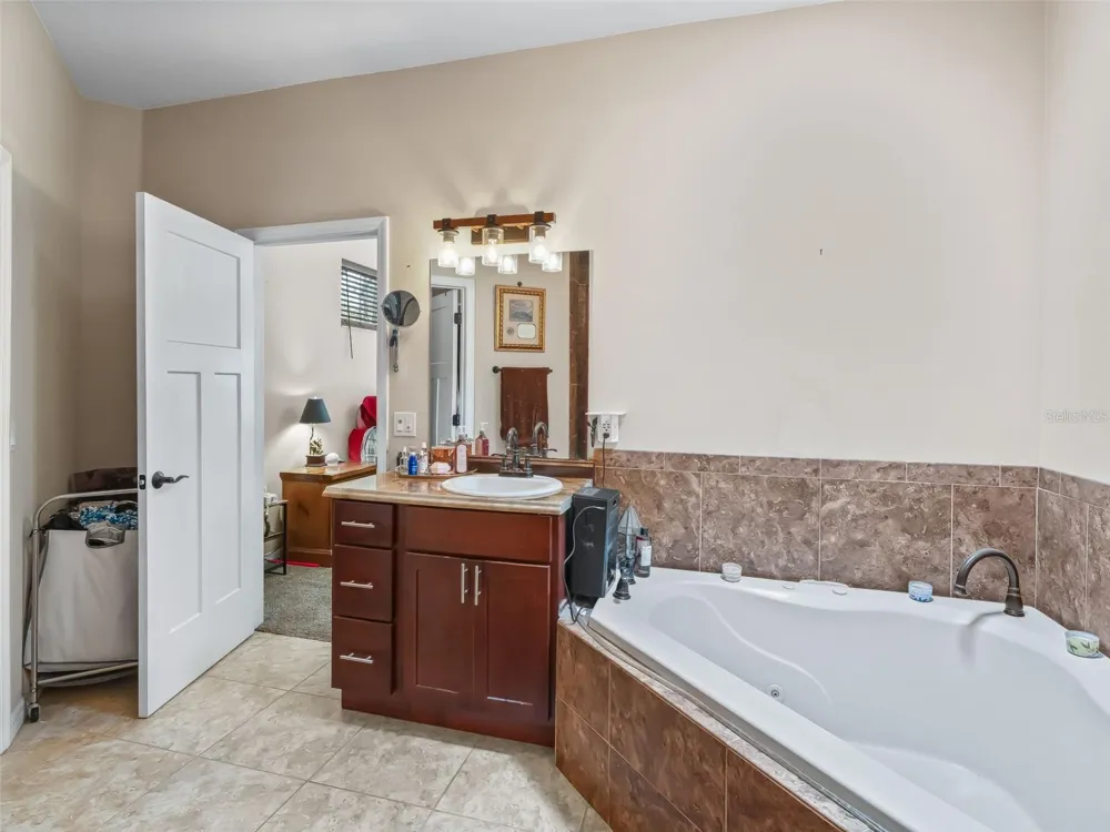 2187 COUNTY ROAD 243C Wildwood, FL 34785