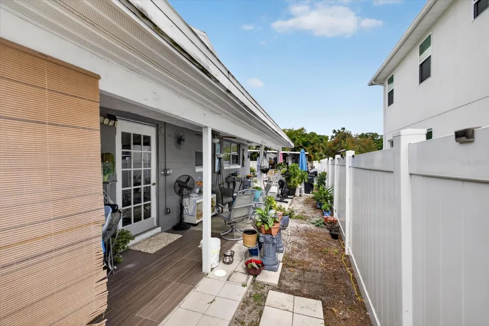 611 BRADFORD AVENUE Tampa, FL 33609
