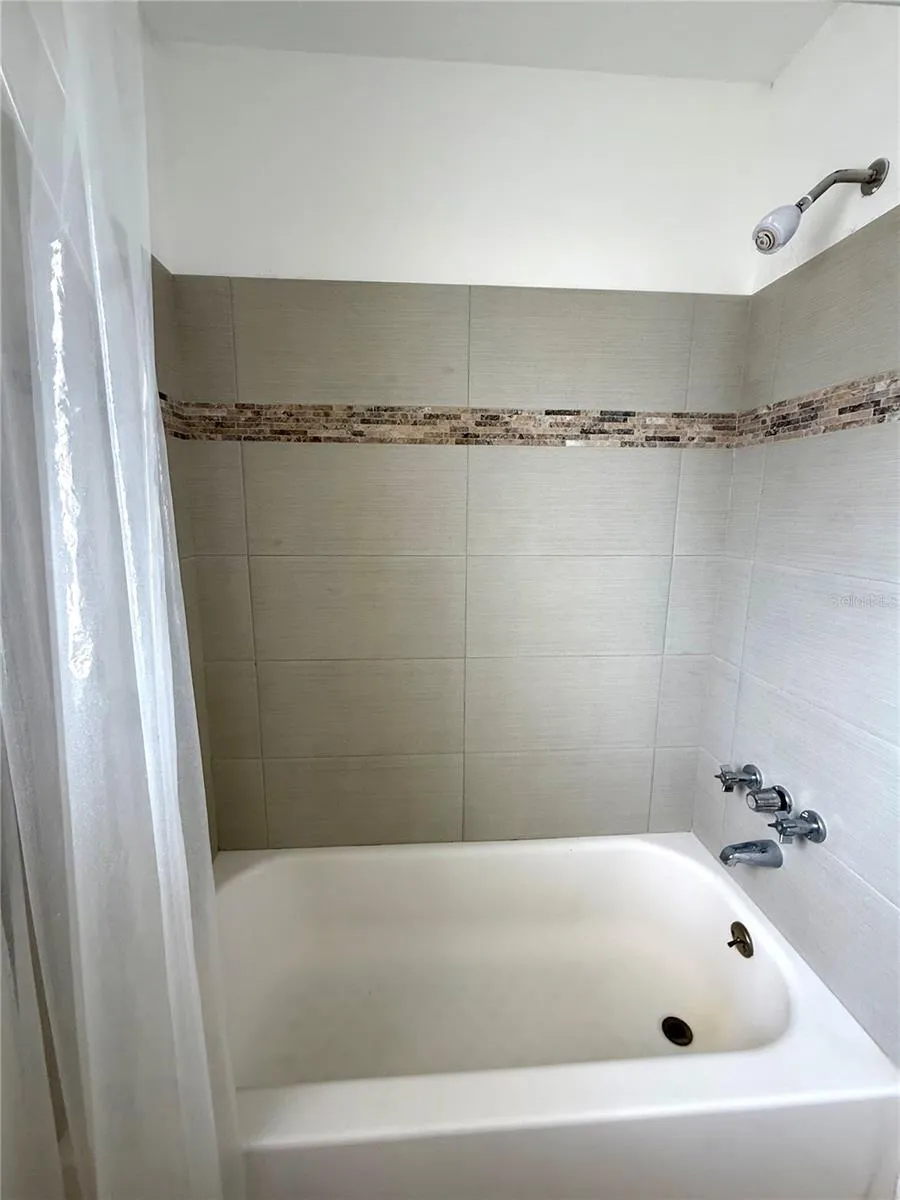 2800 E 113TH AVENUE #212 Tampa, FL 33612
