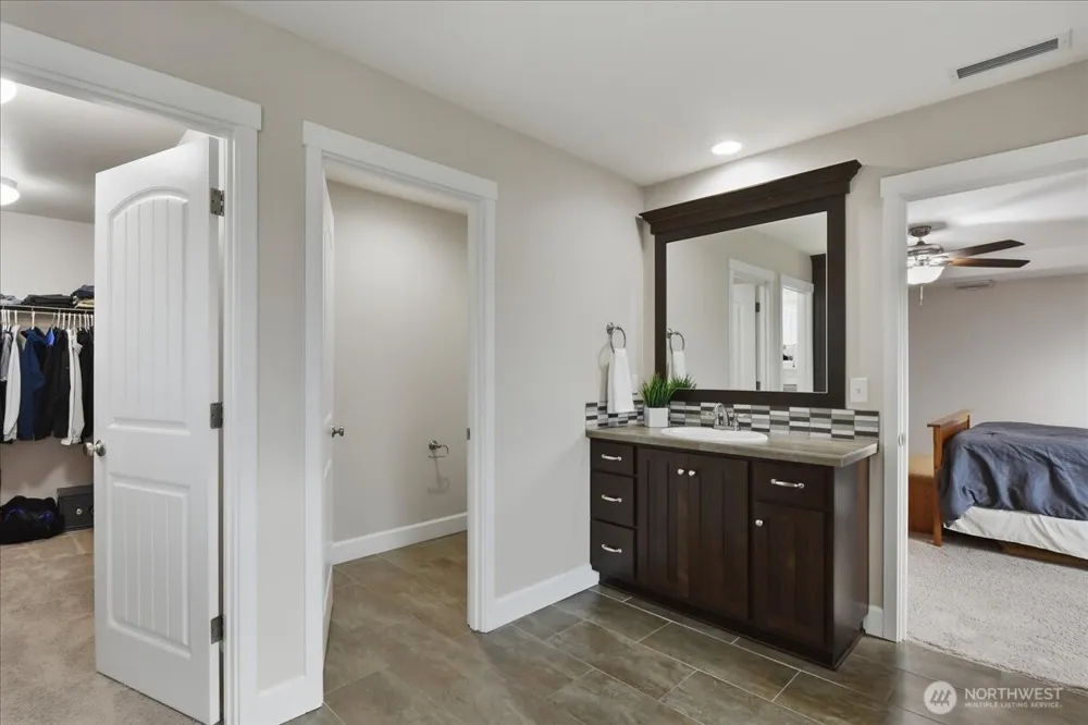 10512 NE 156th Avenue Vancouver, WA 98682